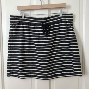 LOFT grey & white skirt